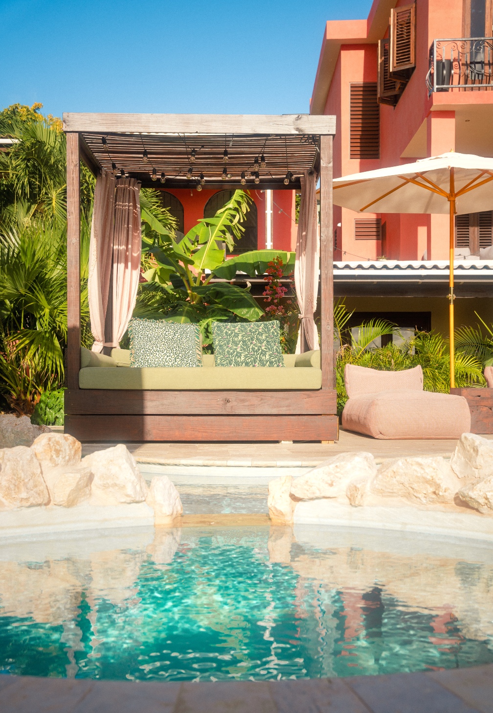 Yabi Yabi daybed zwembad