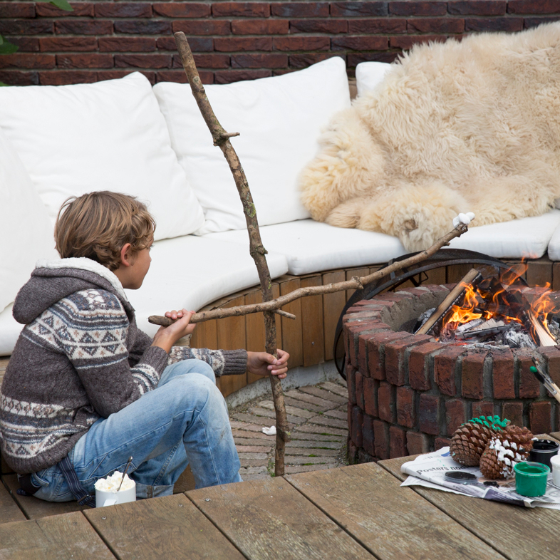 Wat doe ik aan brandgaatjes in mijn kussen?
