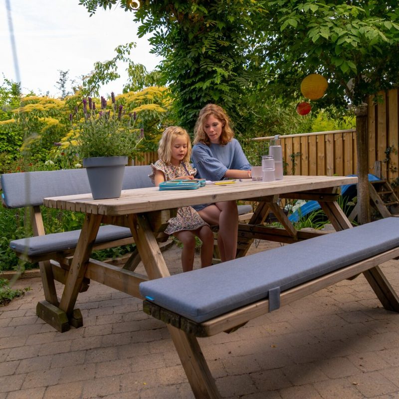 EETBANK, TUINBANKJE OF PICKNICKTAFEL?
